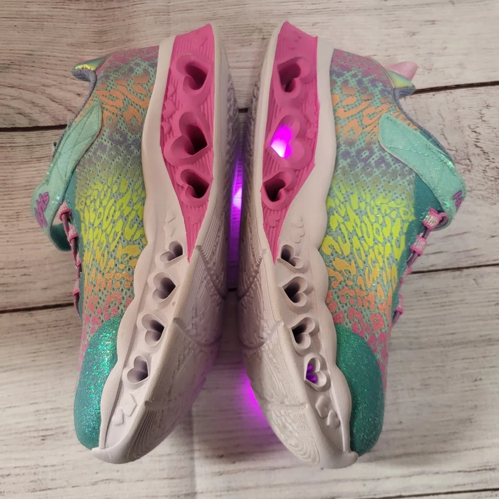 Girls Skechers Flutter Heart On/Off Lights LOVES WILD Sneakers Size‎  1.5 - Picture 4 of 9